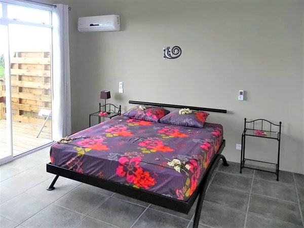 Fare Arana Rooms with AC